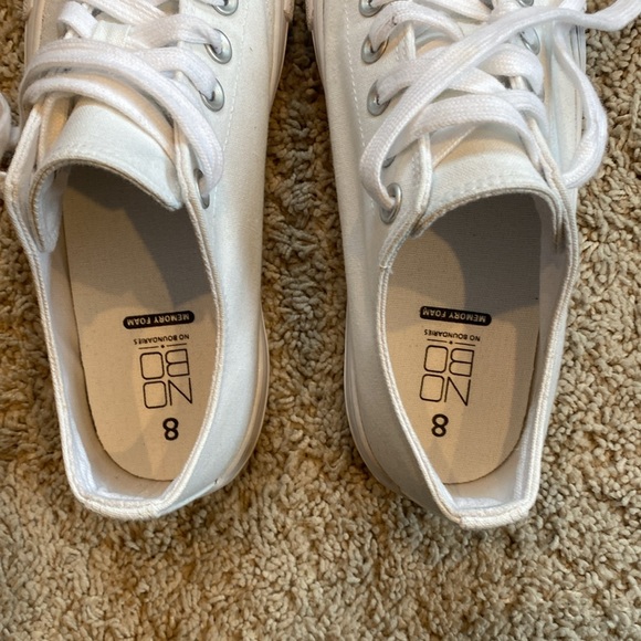 White canvas sneakers - Picture 3 of 6